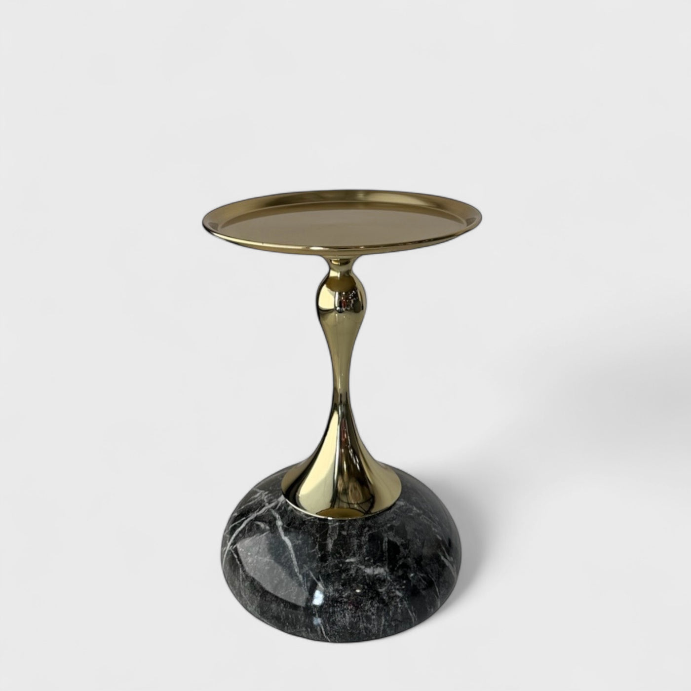 ჟურნალის მაგიდა