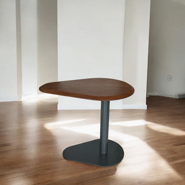 ჟურნალის მაგიდა