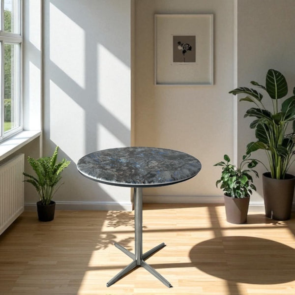 ჟურნალის მაგიდა