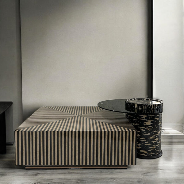 ჟურნალის მაგიდა