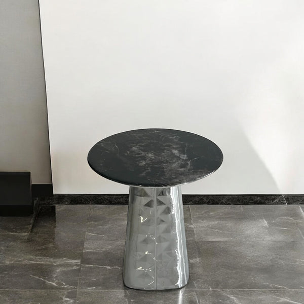 ჟურნალის მაგიდა