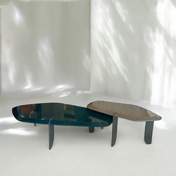 ჟურნალის მაგიდა