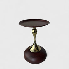 ჟურნალის მაგიდა