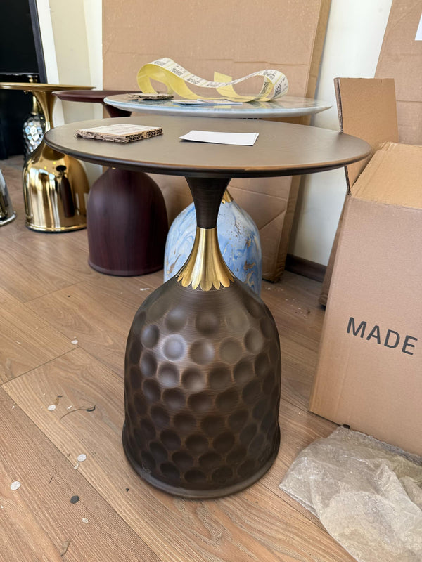 ჟურნალის მაგიდა