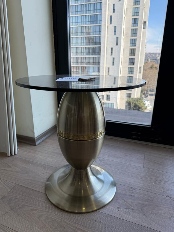 ჟურნალის მაგიდა