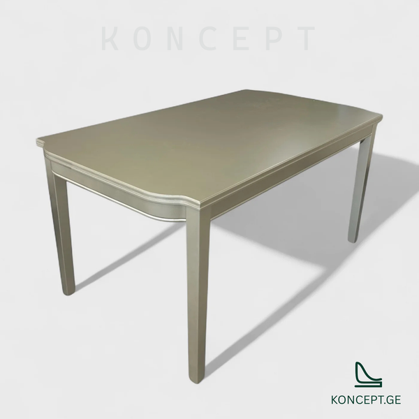 კლასიკური მაგიდა